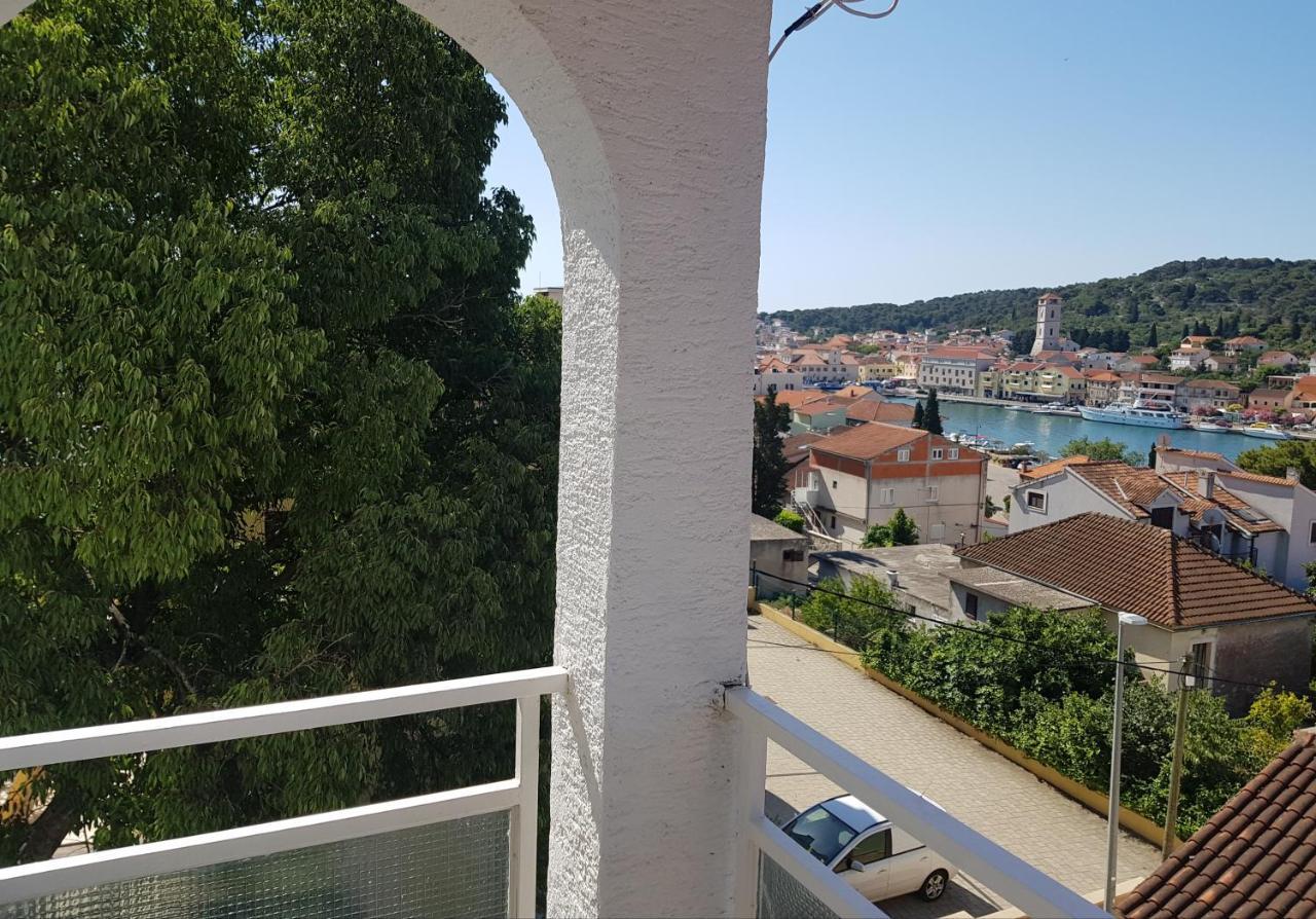 Cuzela-Papata Apartments Tisno Eksteriør bilde