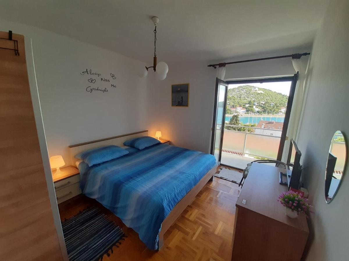 Cuzela-Papata Apartments Tisno Eksteriør bilde