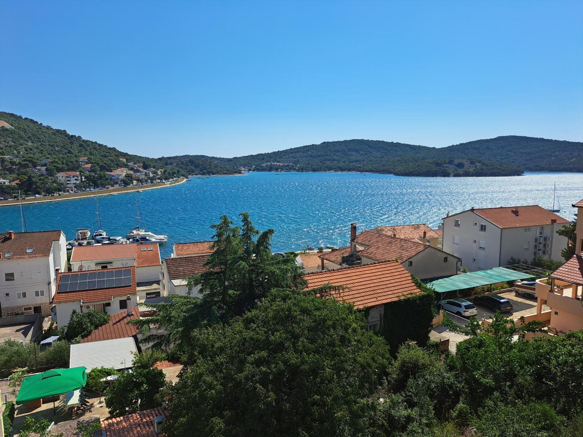 Cuzela-Papata Apartments Tisno Eksteriør bilde
