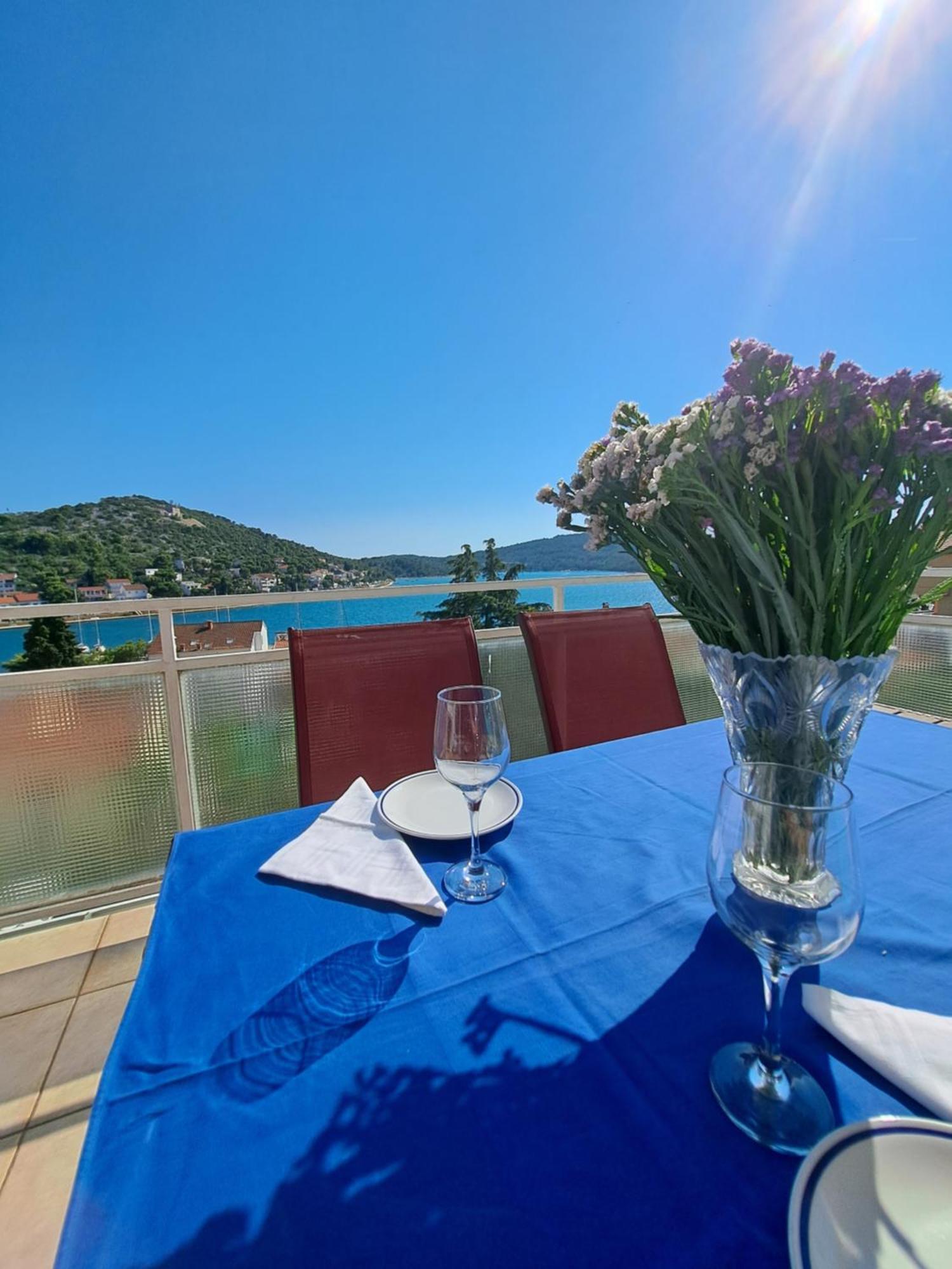 Cuzela-Papata Apartments Tisno Eksteriør bilde