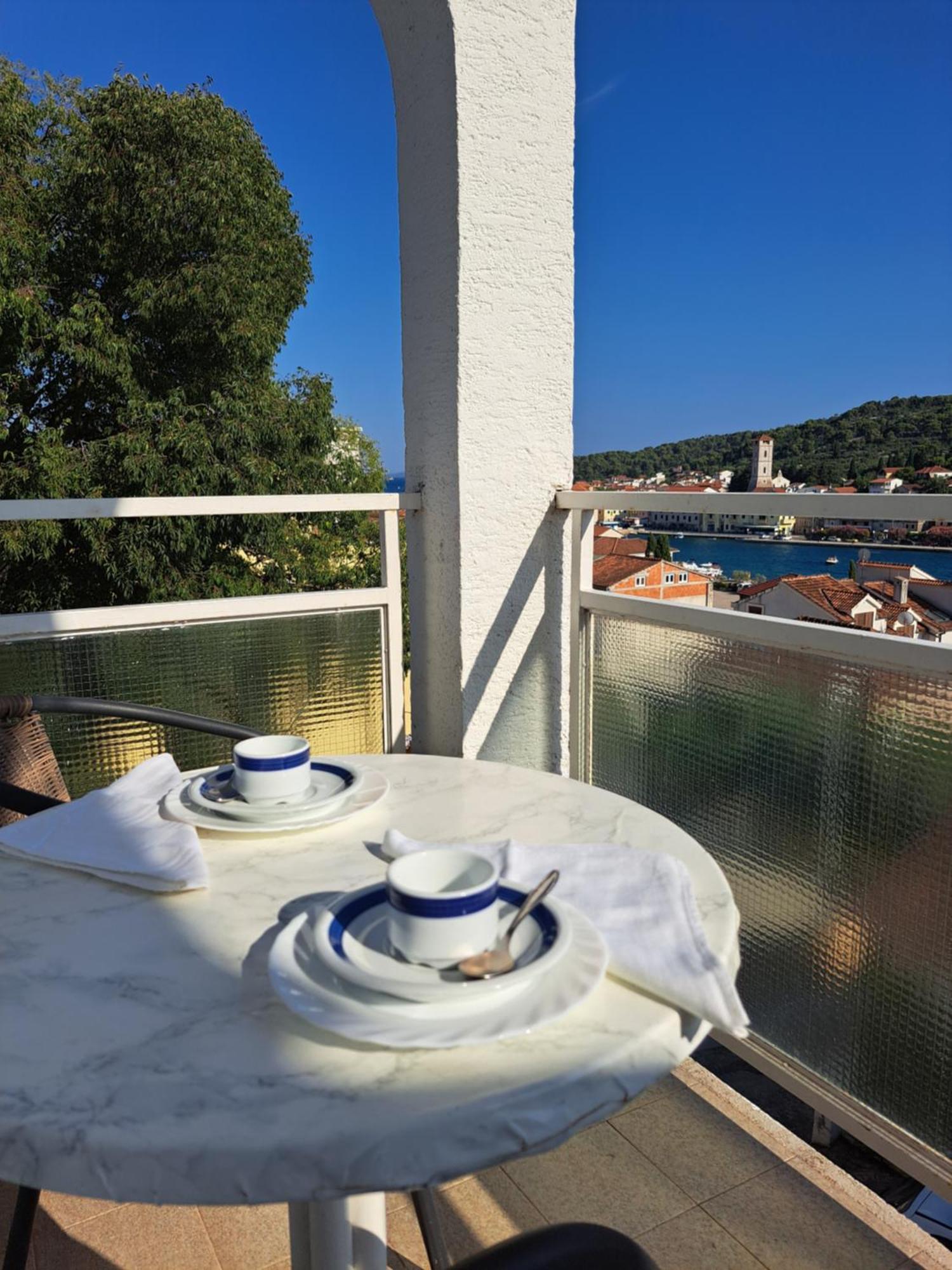 Cuzela-Papata Apartments Tisno Eksteriør bilde