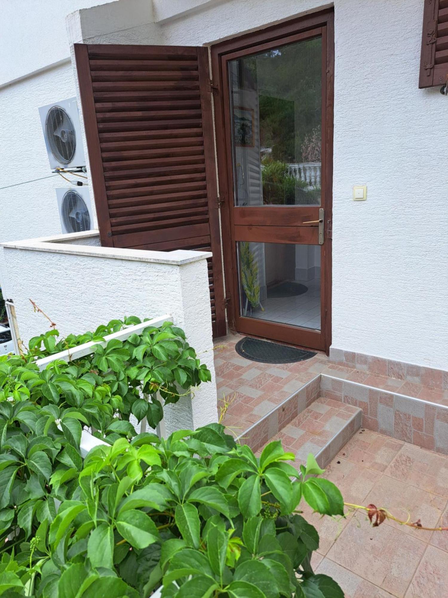 Cuzela-Papata Apartments Tisno Eksteriør bilde